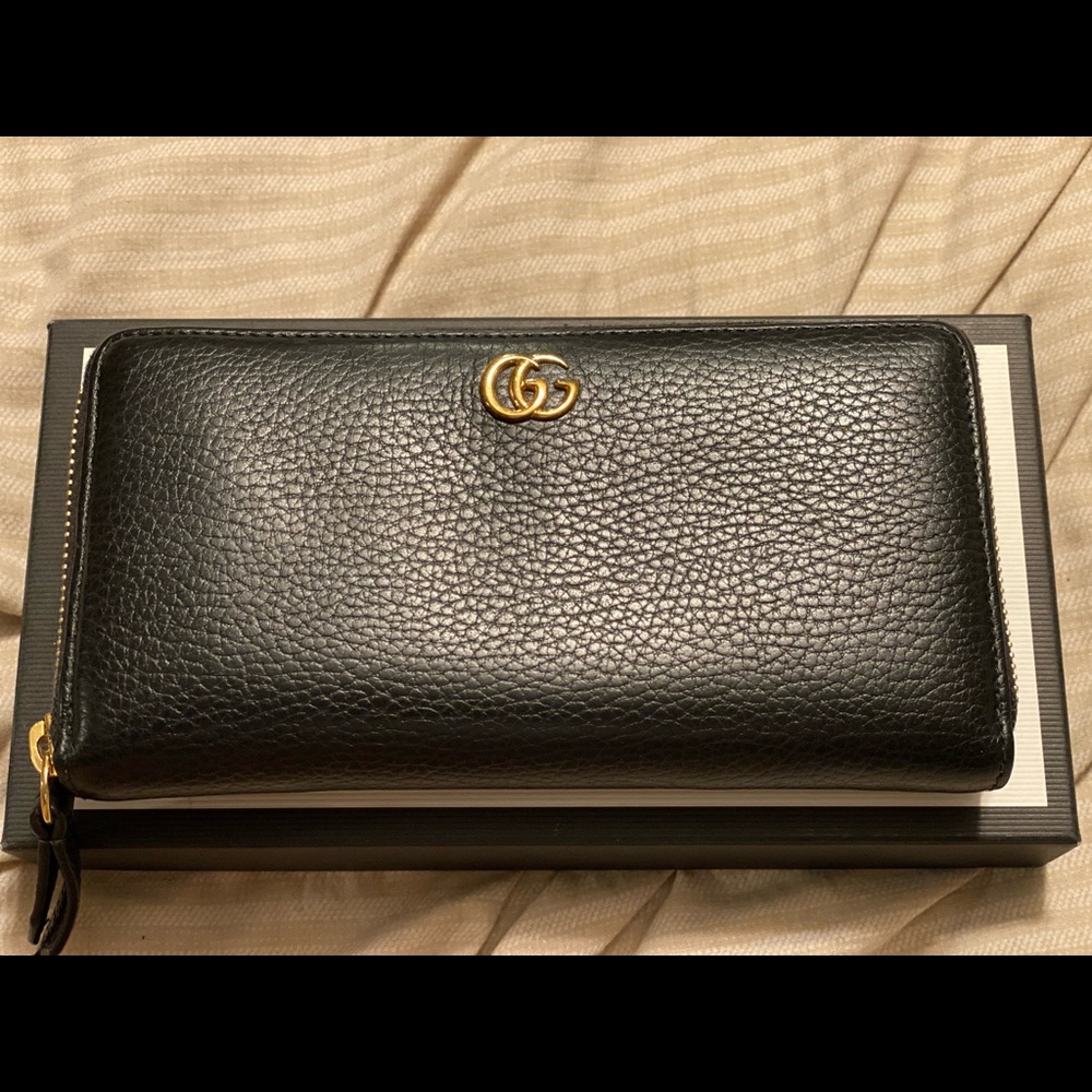 Gucci GG Marmont Zip Around Wallet - Black